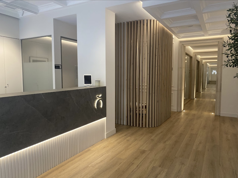 Clínica Aviñó Mira