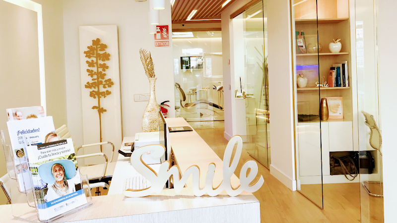 Clínica Dental González y Casado -Ortodoncia Invisible -Implantes Dentales -Blanqueamiento Dental -Carillas Dentales Madrid