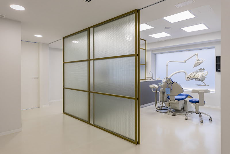 Clínica Dental Oralvium Drs. Javier Arroyo & Fernando Fernandez