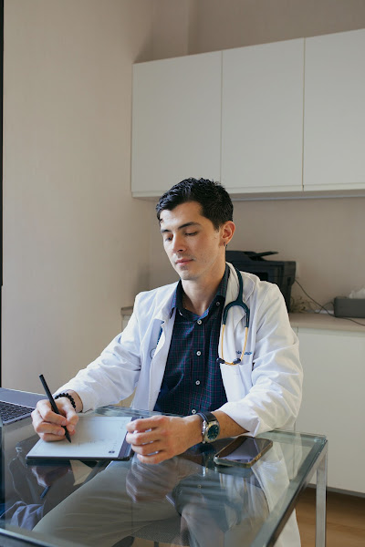 Dr Ivan Moncada ( Medicina Estetica & Biohacking )