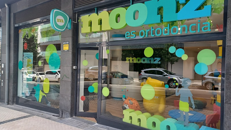 Moonz | Ortodoncia San Sebastián