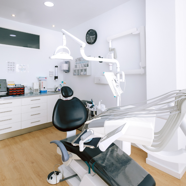 Your Clinic. Dentista en Teatinos (Málaga)